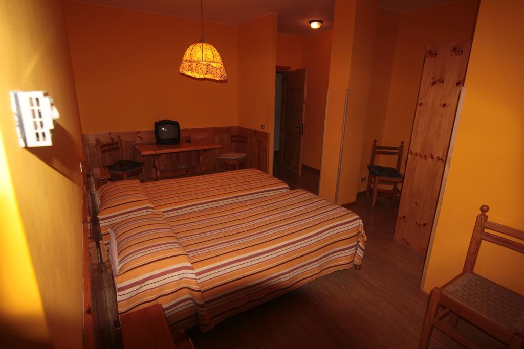 Albergo Trieste Tambre dʼAlpago Pokój zdjęcie