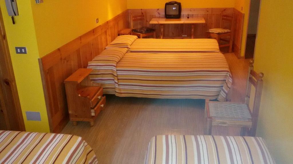 Albergo Trieste Tambre dʼAlpago Pokój zdjęcie