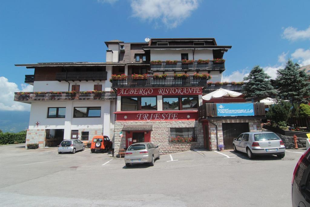 Albergo Trieste Tambre dʼAlpago Zewnętrze zdjęcie