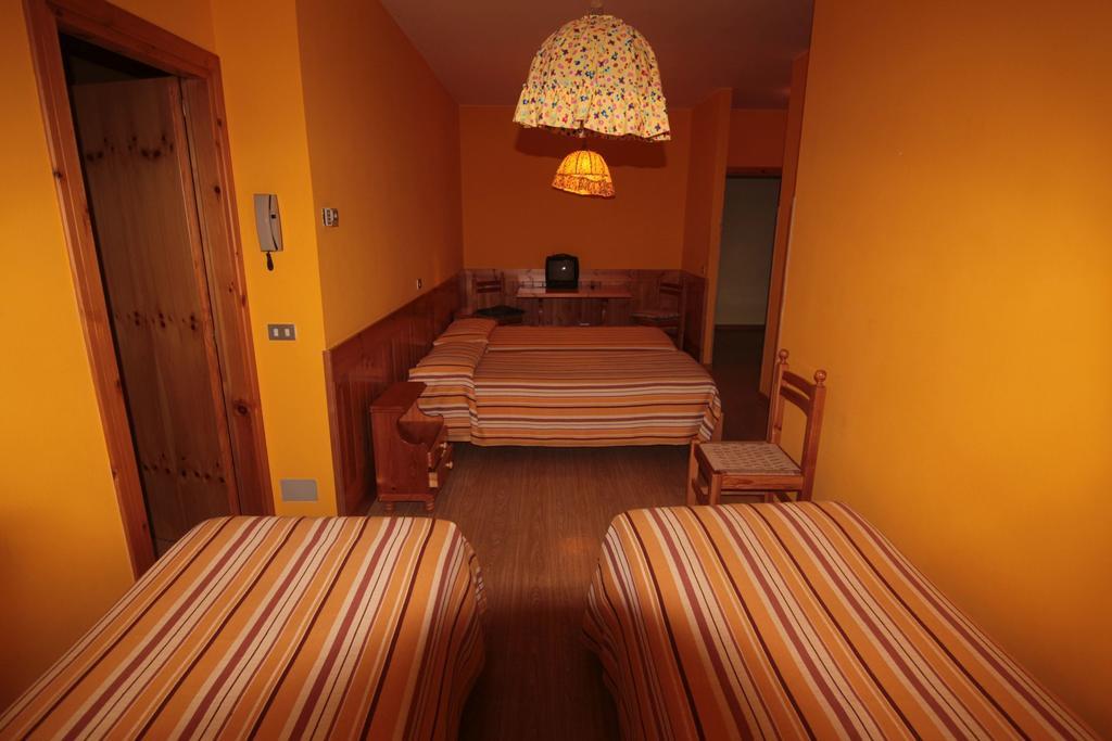 Albergo Trieste Tambre dʼAlpago Pokój zdjęcie