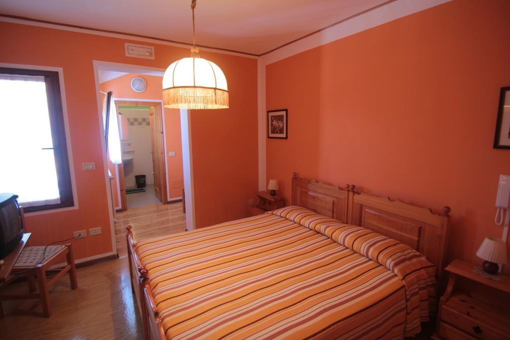 Albergo Trieste Tambre dʼAlpago Pokój zdjęcie